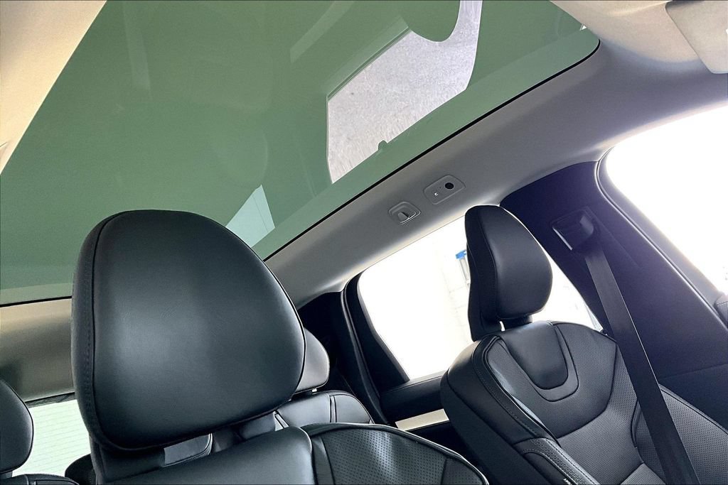 New 2026 Volvo EX90 Ultra AWD/4WD image 27