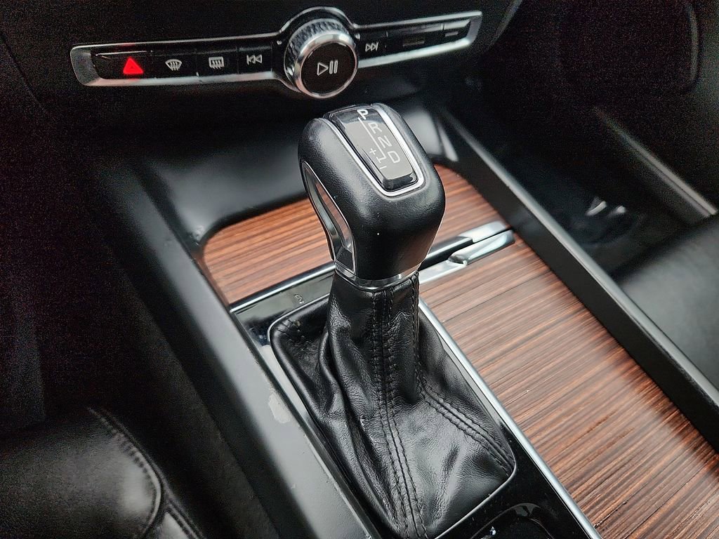 Used 2021 Volvo S60 T5 Momentum w/ Premium Package image 15