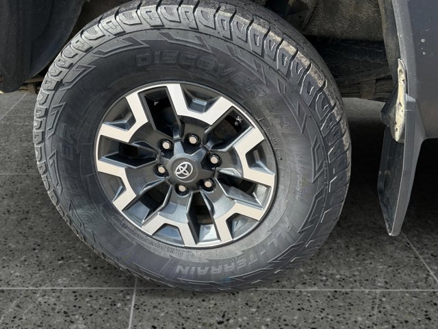 Used 2017 Toyota Tacoma TRD Off-Road w/ Tow Package image 9