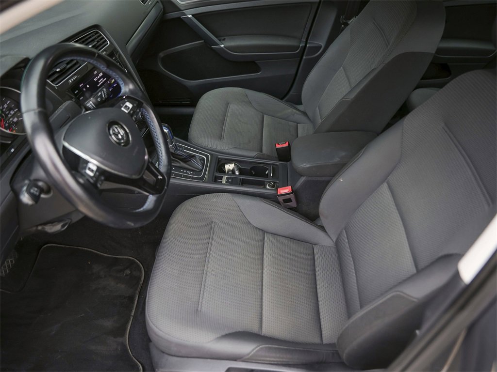 Used 2019 Volkswagen e-Golf SE w/ Driver Assistance Package image 14