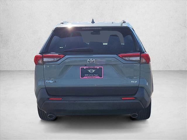 Used 2021 Toyota RAV4 XLE Premium image 7