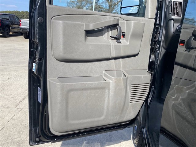 Used 2021 Chevrolet Express 2500 w/ Driver Convenience Package image 21