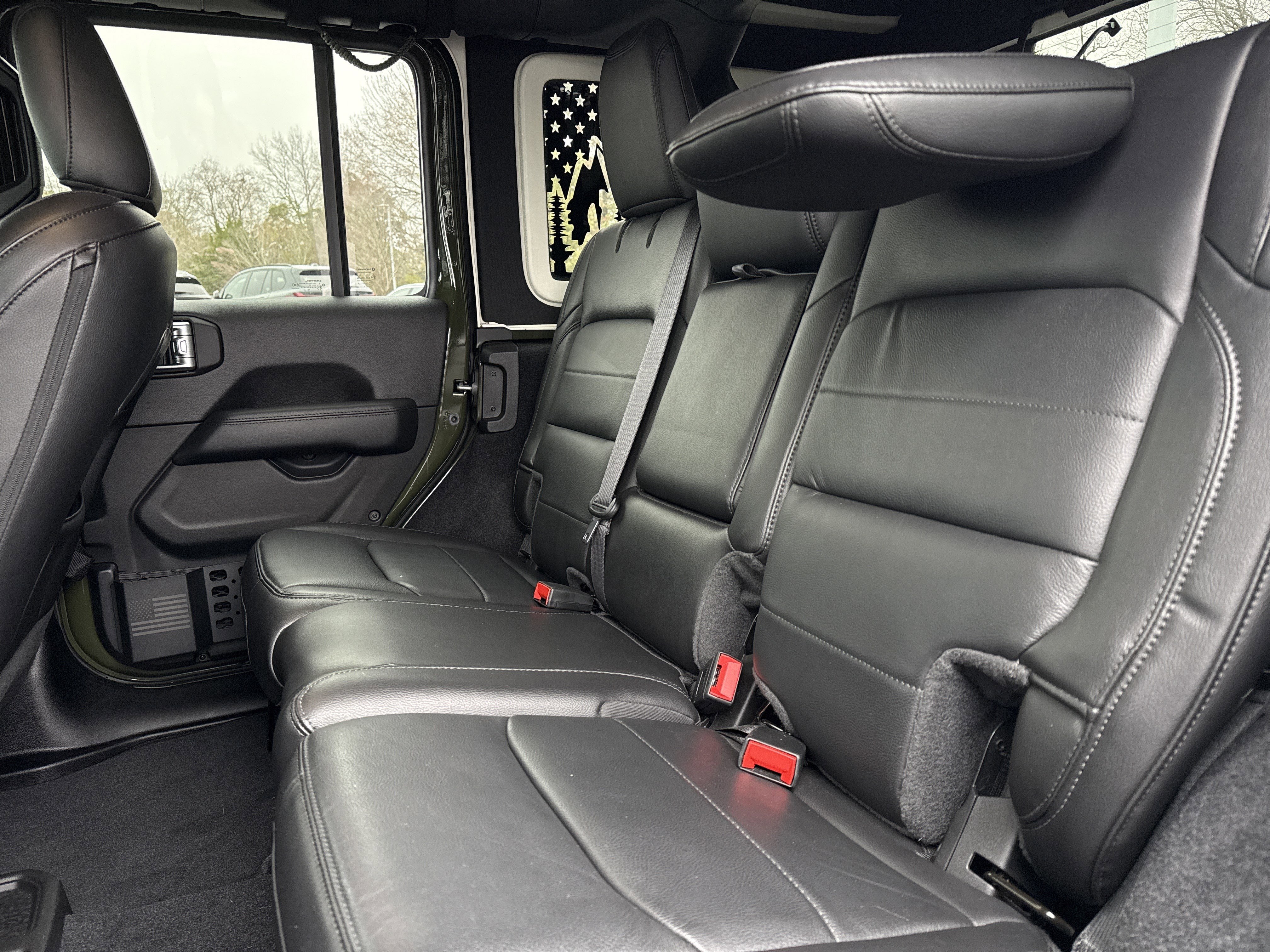 Used 2020 Jeep Wrangler Unlimited Sahara image 30