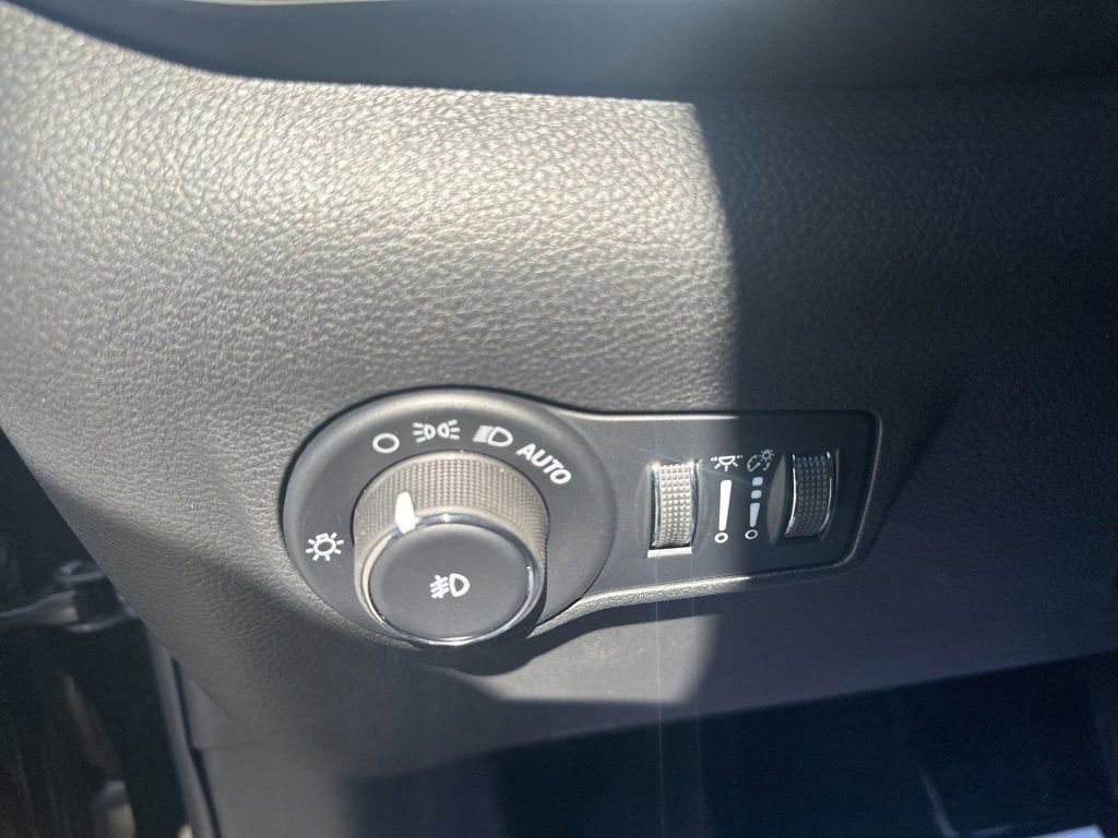 New 2026 Jeep Compass Limited w/ Sun, Sound & Navigation Group image 17