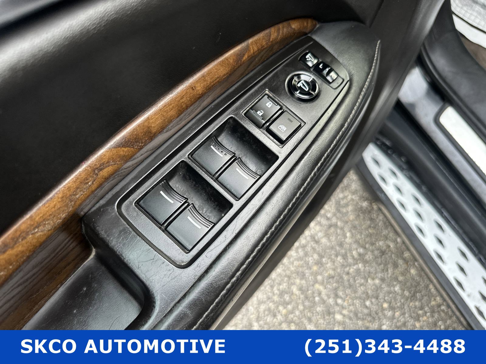 Used 2017 Acura MDX SH-AWD w/ Advance Package image 22