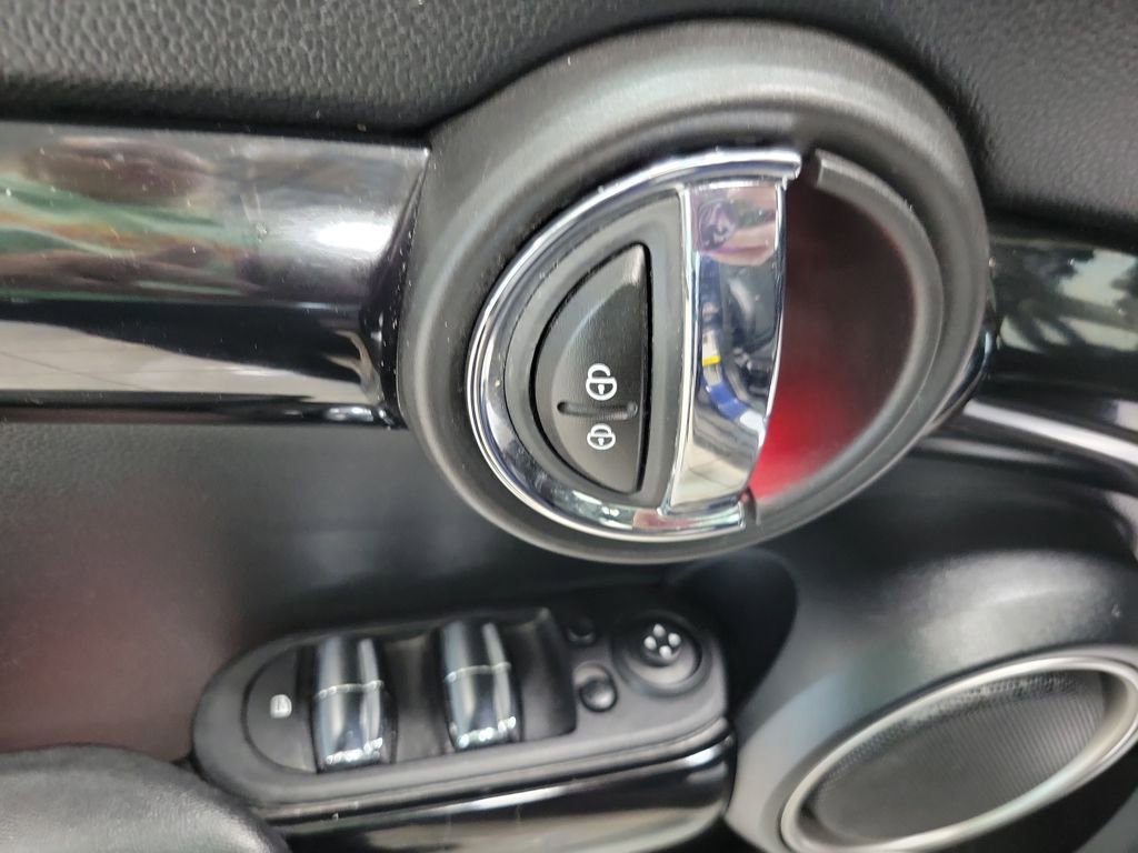 Used 2015 MINI Cooper S FWD image 36