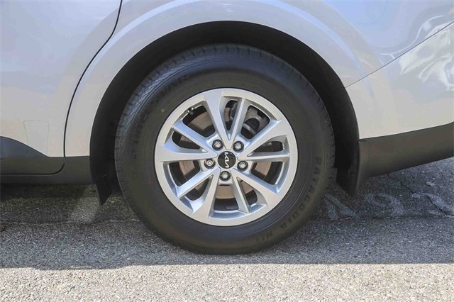 Certified 2022 Kia Carnival LX image 12