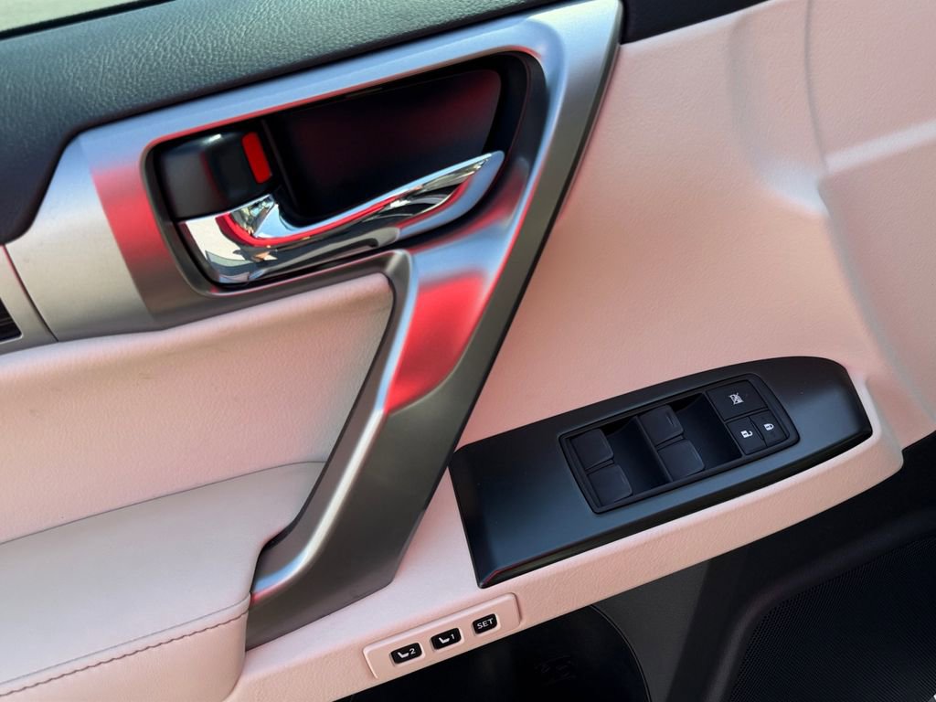 Used 2023 Lexus GX 460 Luxury image 11