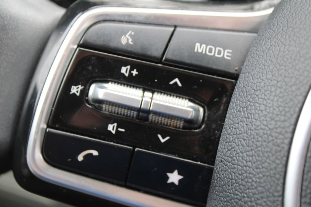 Certified 2025 Kia Sorento S w/ Panoramic Sunroof Package image 27