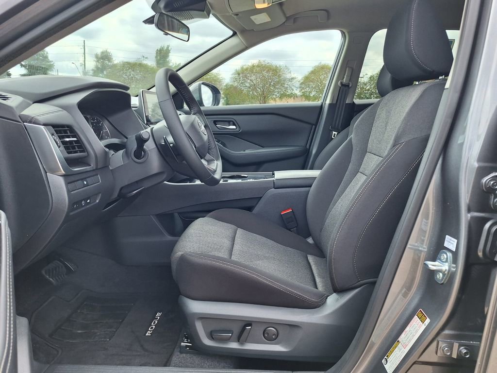 Certified 2026 Nissan Rogue SV image 11