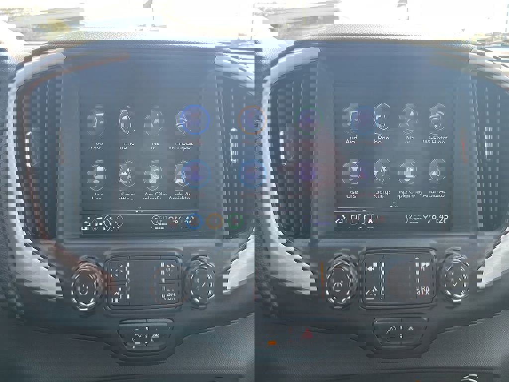 Used 2022 GMC Terrain SLE w/ Driver Convenience Package image 28