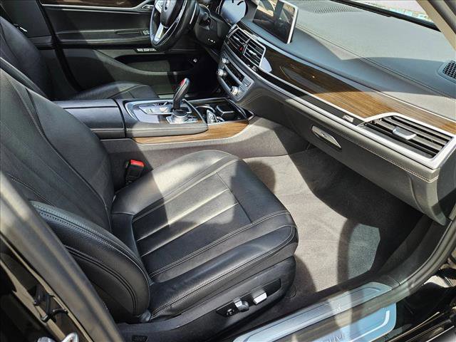 Used 2018 BMW 740e xDrive image 22