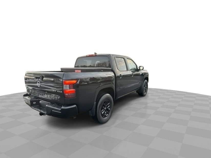 Used 2024 Nissan Frontier SV image 8
