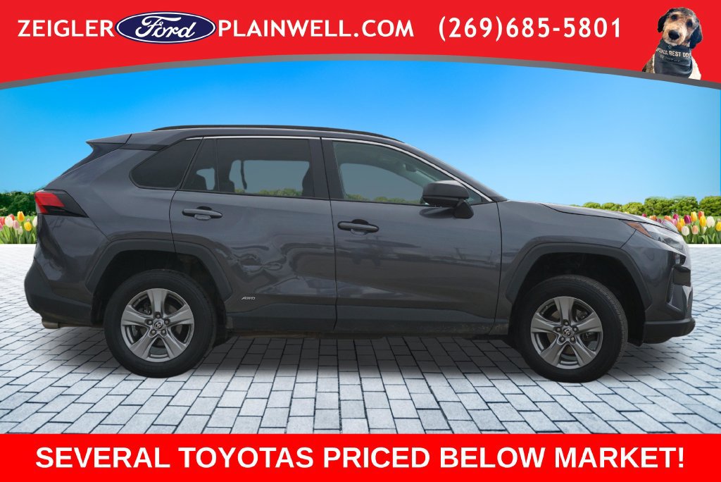 Used 2024 Toyota RAV4 LE AWD/4WD image 6