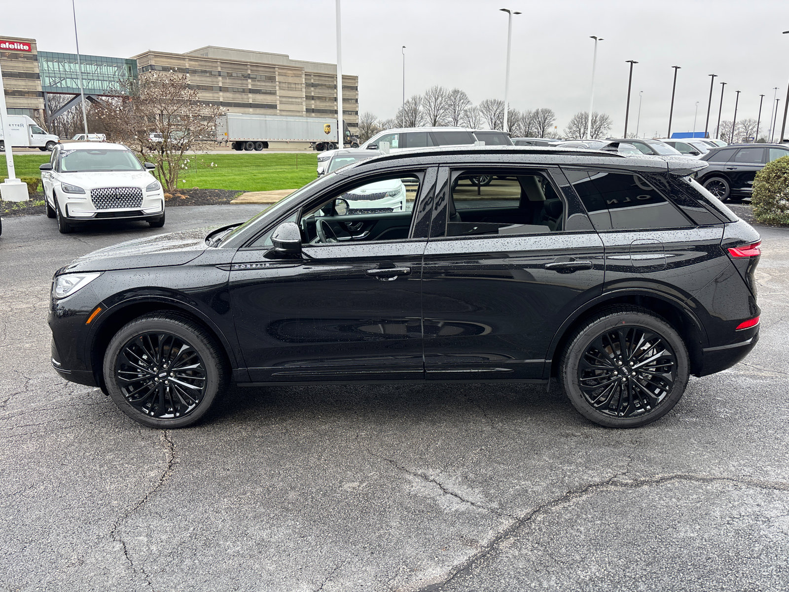 New 2026 Lincoln Corsair Reserve w/ Jet Appearance Package AWD/4WD image 4