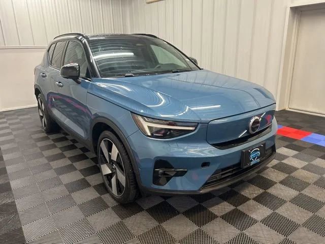 Used 2023 Volvo XC40 Recharge Ultimate w/ Protection Package Premier AWD/4WD image 2