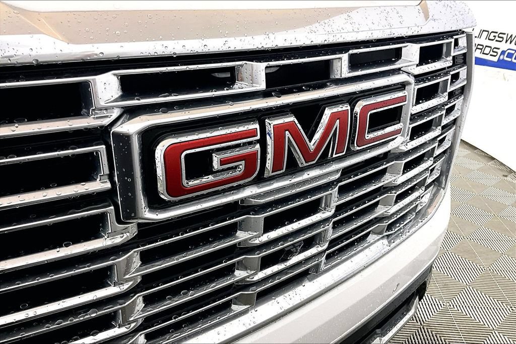 Used 2025 GMC Yukon XL Denali RWD image 24
