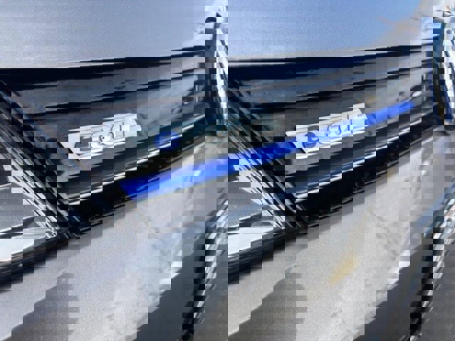 Used 2016 Volkswagen e-Golf SE w/ DC Fast Charging Package FWD image 13