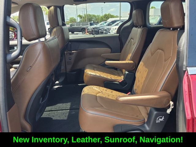 Certified 2018 Chrysler Pacifica Limited FWD image 11