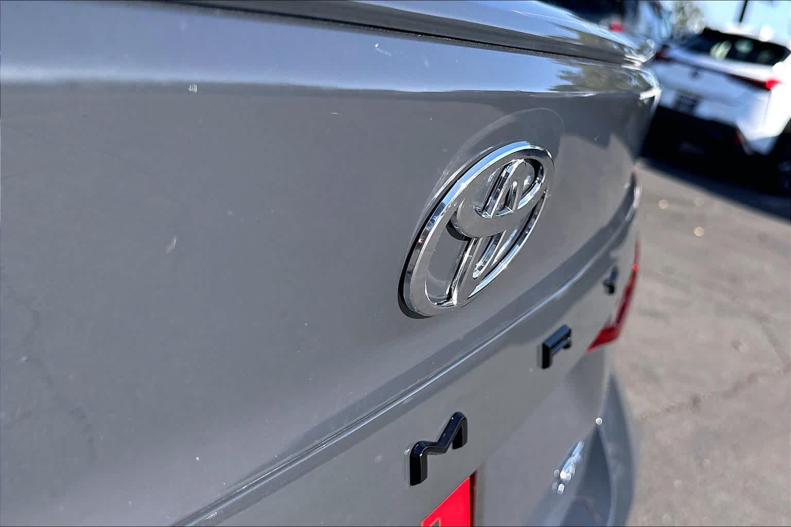 Used 2026 Toyota Camry SE FWD image 30