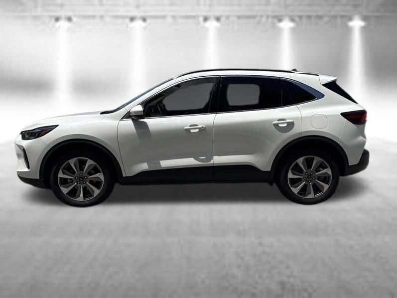 Used 2023 Ford Escape Platinum AWD/4WD image 4