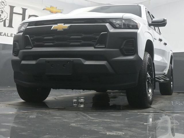 Used 2024 Chevrolet Colorado W/T w/ Safety Package image 4