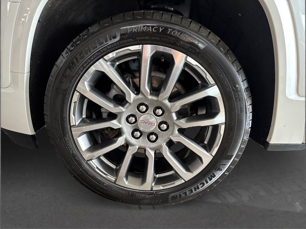 Used 2023 GMC Acadia Denali w/ Denali Technology Package image 12