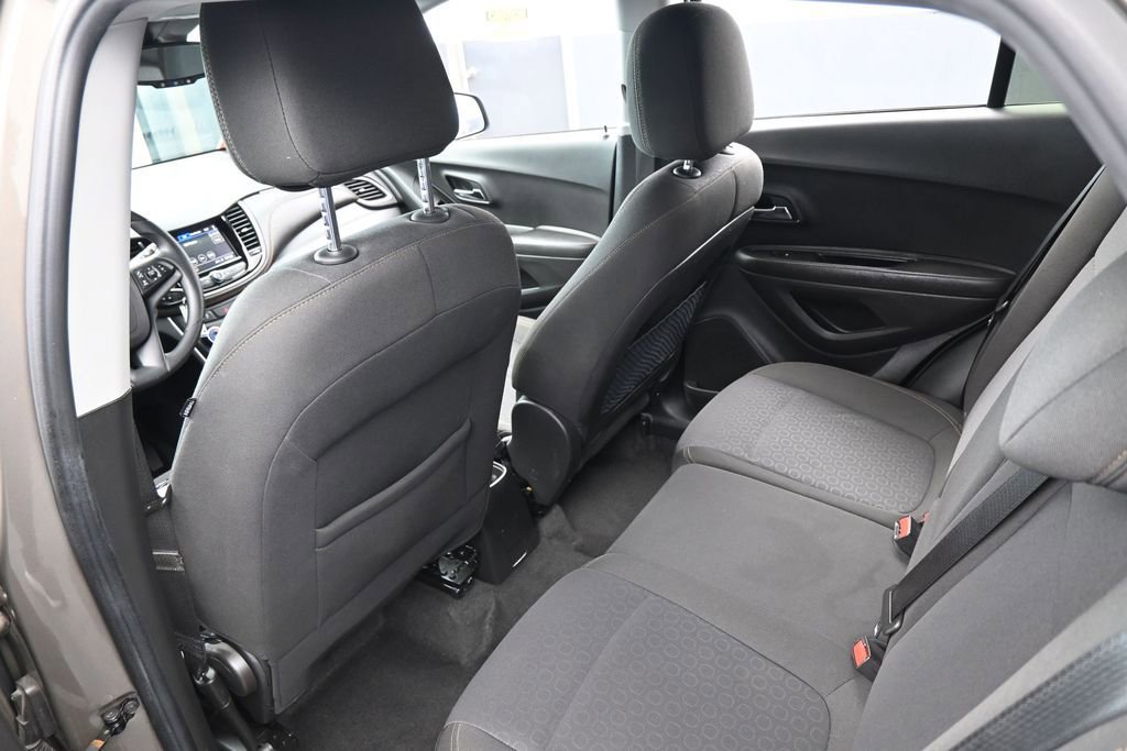 Used 2021 Chevrolet Trax LS w/ Tint and Cruise Package FWD image 33