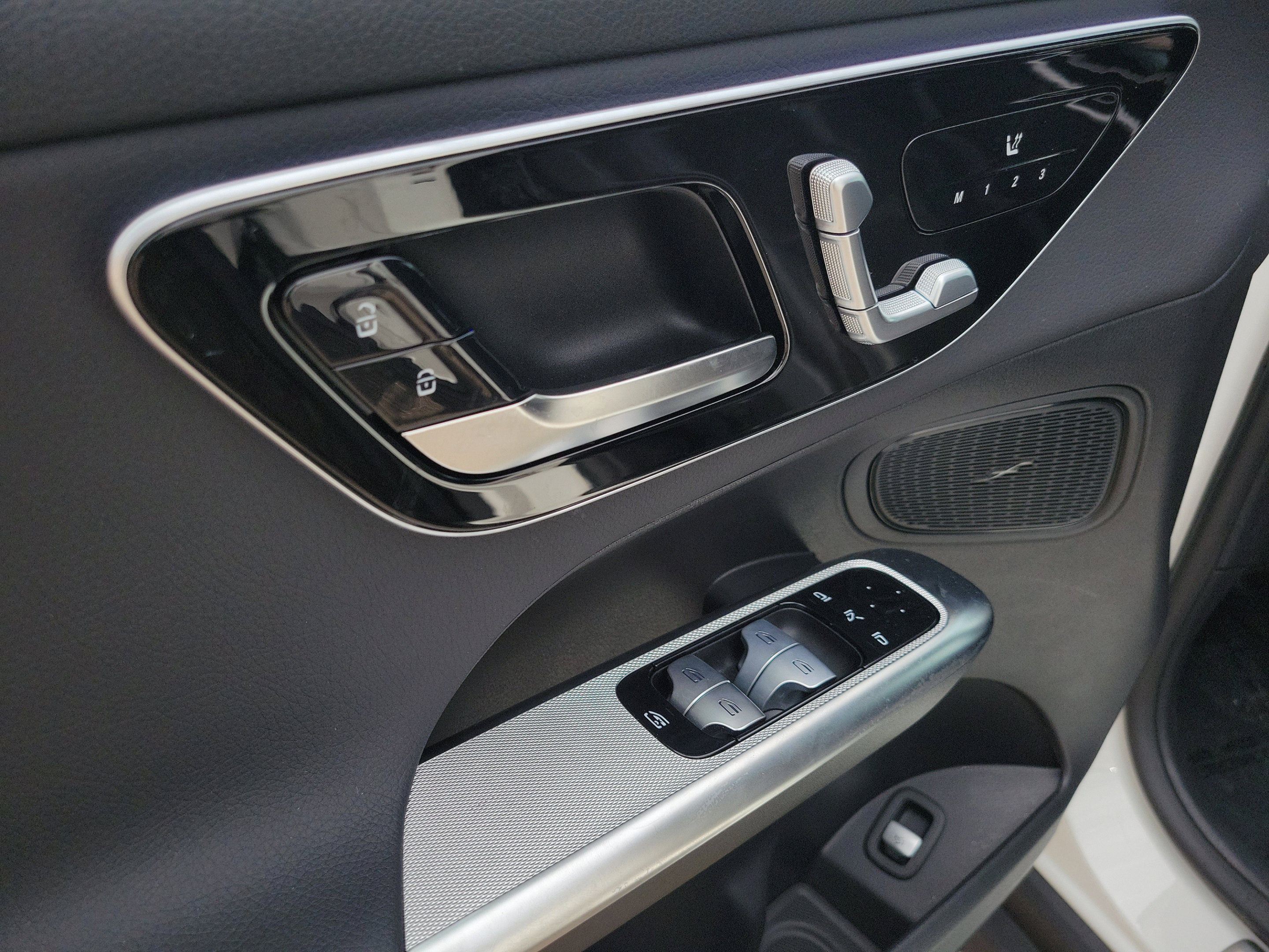 Certified 2026 Mercedes-Benz GLC 300 image 17