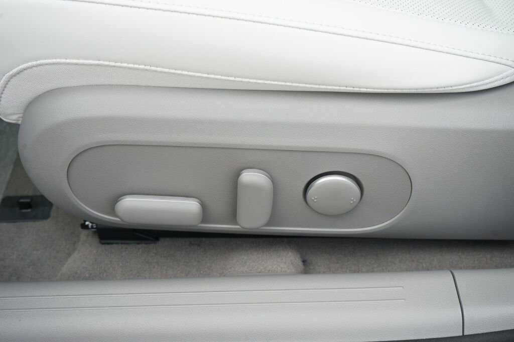 Used 2025 Hyundai Ioniq 6 SEL RWD image 16
