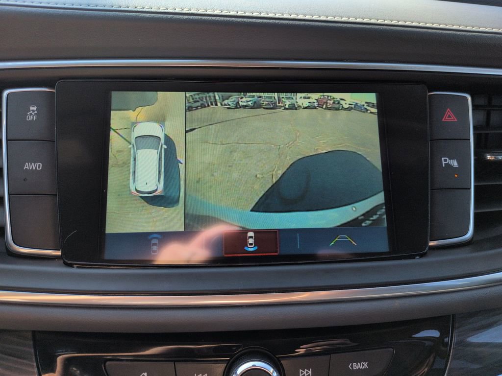 Used 2018 Buick Enclave Essence AWD/4WD image 20