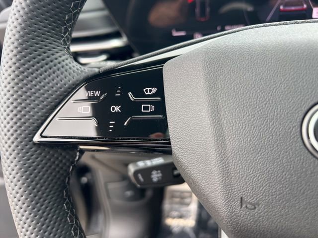 Used 2025 Audi SQ5 Premium Plus w/ Premium Plus Package image 16