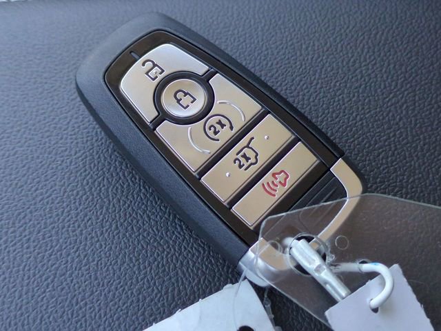 New 2025 Ford Escape SE w/ PHEV Premium Package image 29