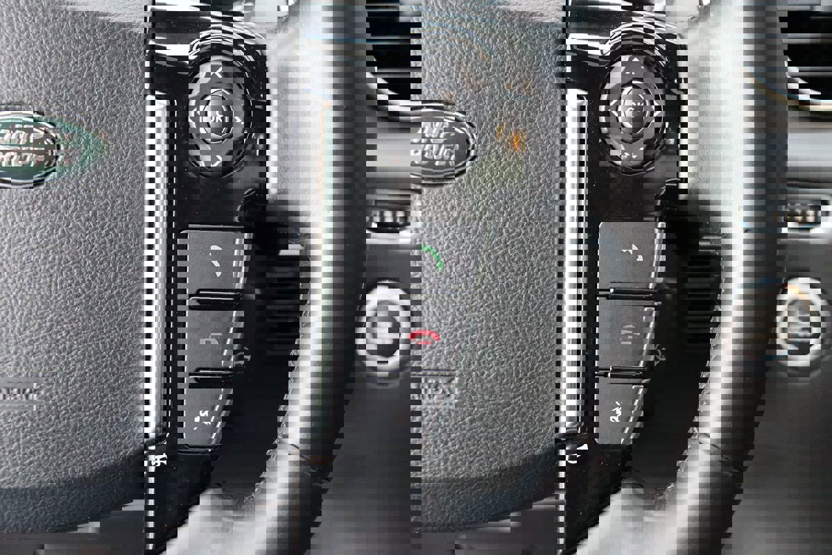 Used 2016 Land Rover LR4 HSE image 17