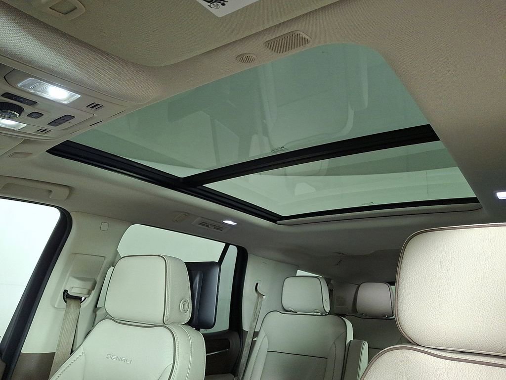 Used 2021 GMC Yukon Denali w/ Denali Ultimate Package image 19