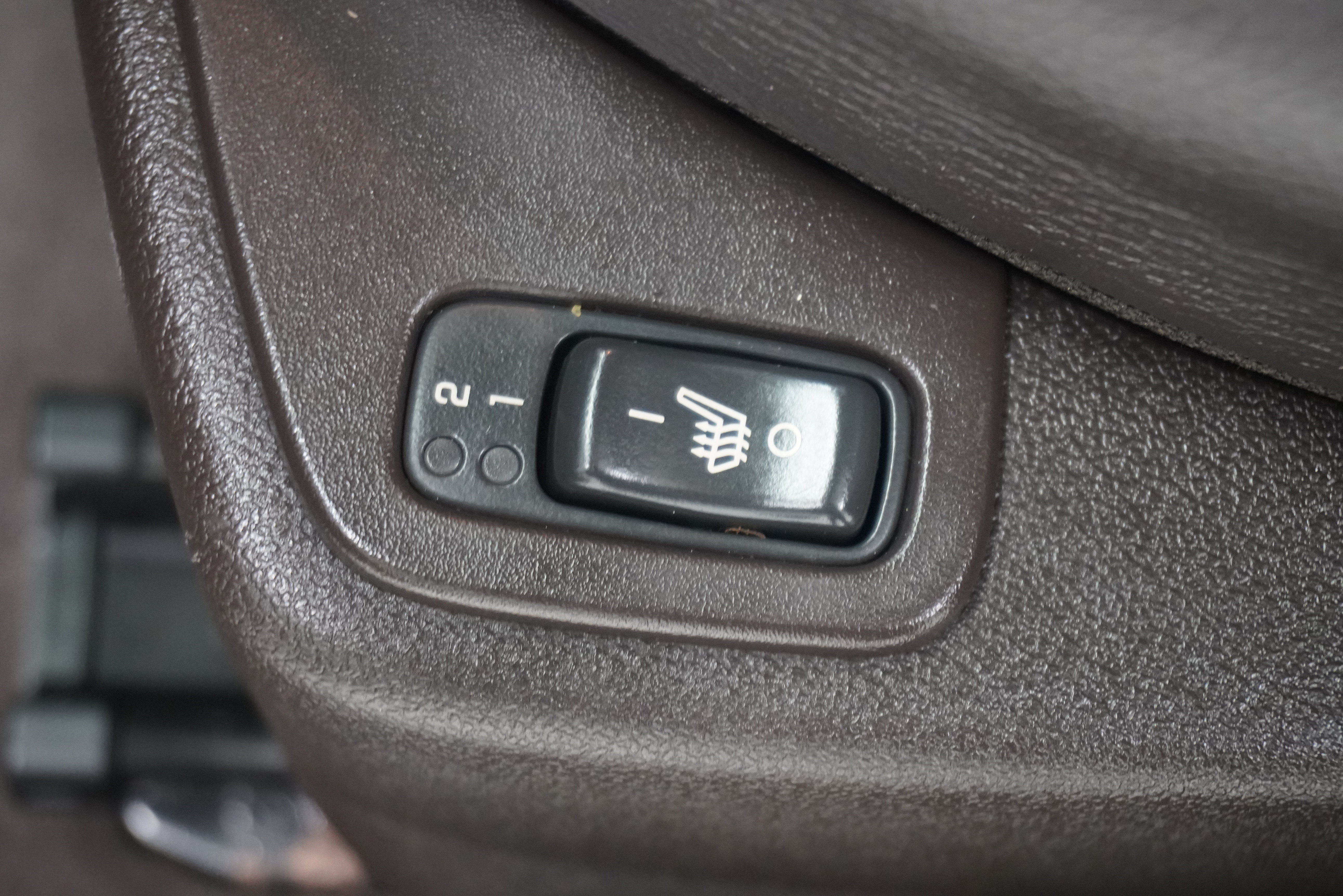 Used 2012 Chevrolet Malibu LTZ FWD image 24