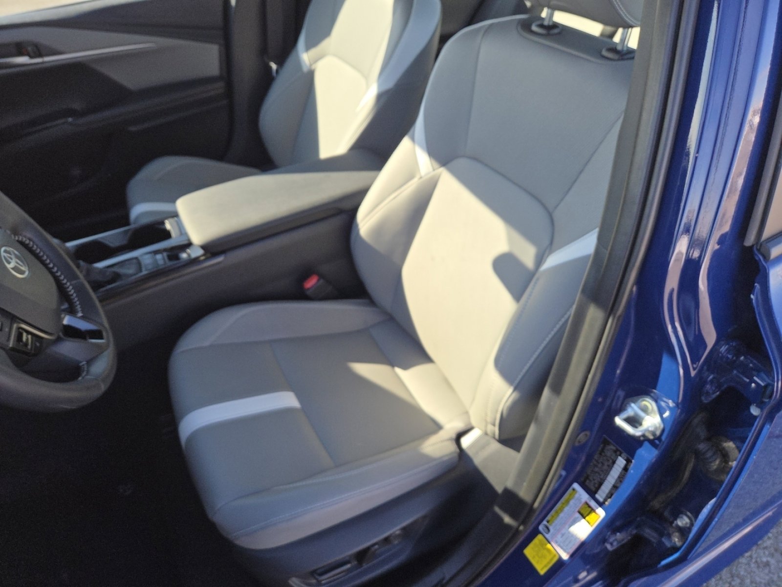 Used 2025 Toyota Camry SE image 20