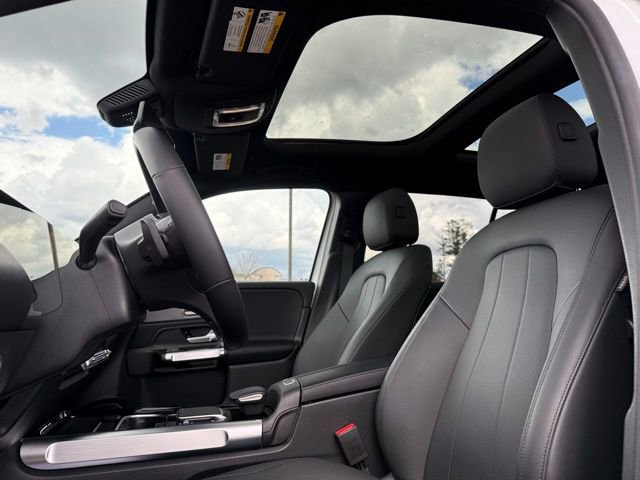 Used 2023 Mercedes-Benz GLB 250 image 27