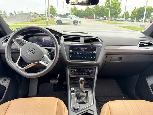 Used 2024 Volkswagen Tiguan SE w/ Panoramic Sunroof Package AWD/4WD image 23