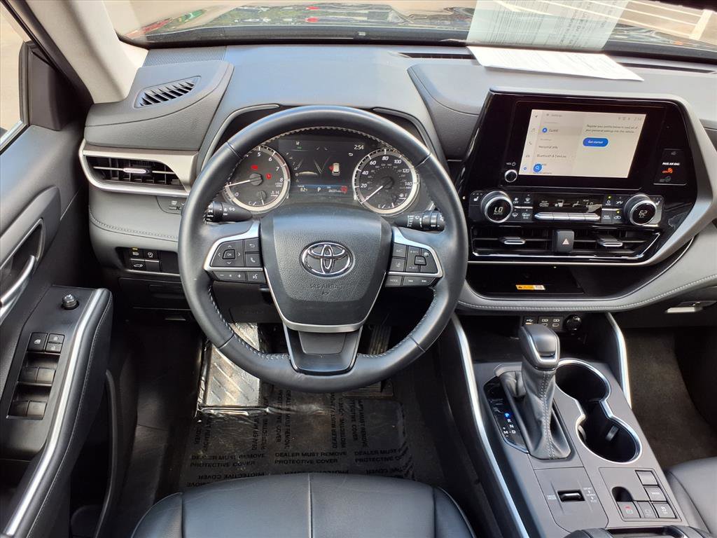 Used 2024 Toyota Highlander XLE image 15