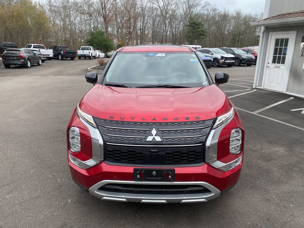Used 2023 Mitsubishi Outlander SE image 3