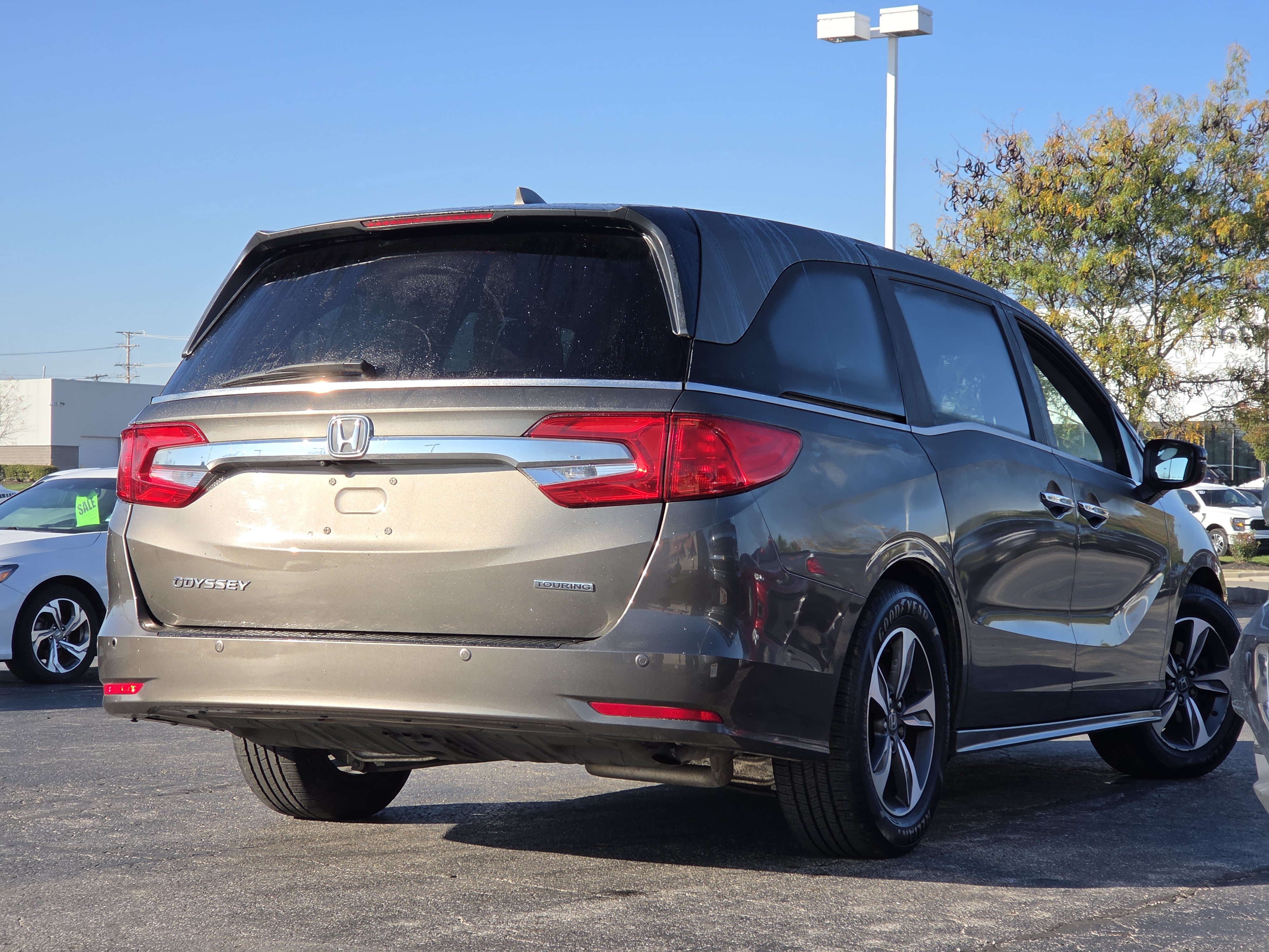 Used 2018 Honda Odyssey Touring image 12