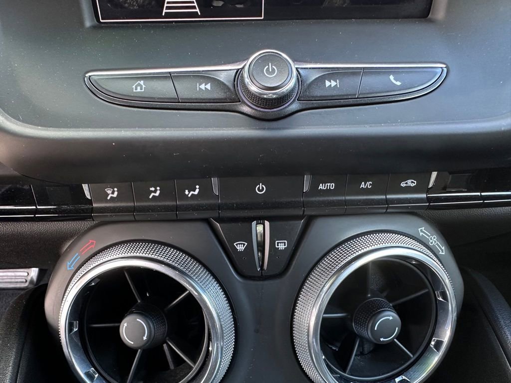 Certified 2021 Chevrolet Camaro LT RWD image 30