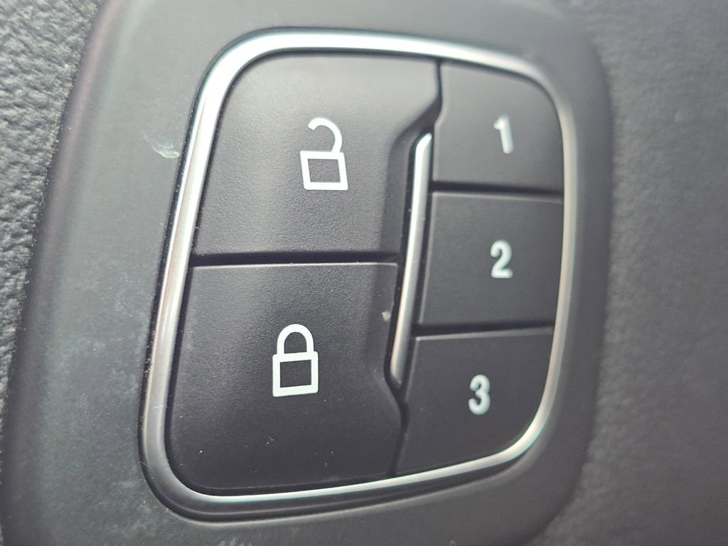 Used 2020 Ford Escape SEL image 23