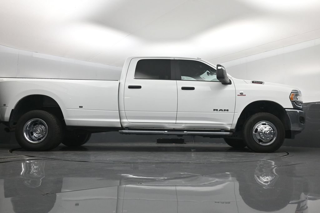 Used 2024 RAM 3500 Big Horn AWD/4WD image 16