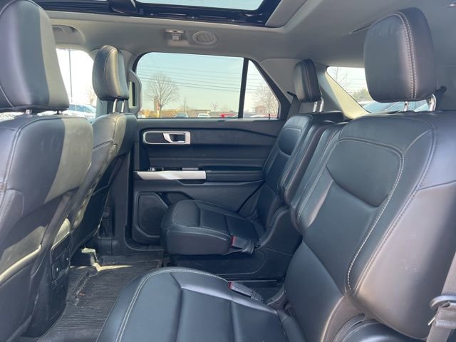 Used 2023 Ford Explorer XLT w/ Equipment Group 202A image 18