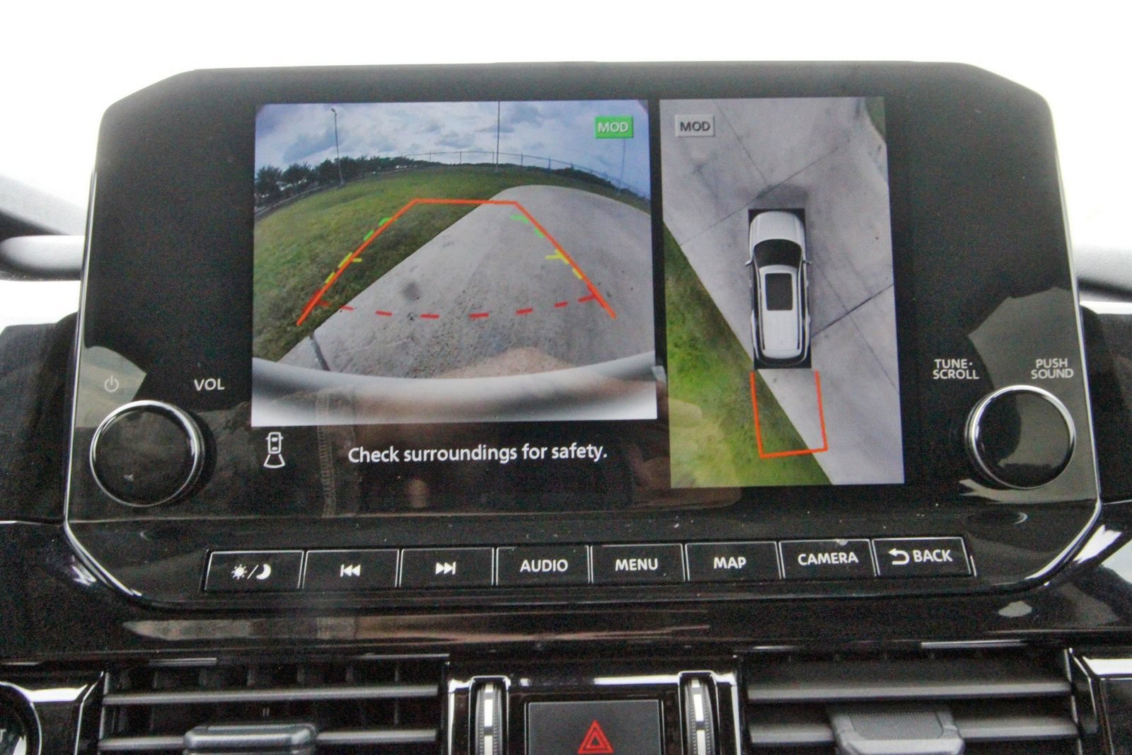 Certified 2025 Nissan Pathfinder Platinum AWD/4WD image 29