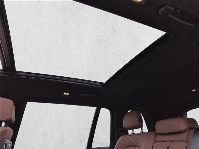 Used 2024 BMW X7 M60i image 20