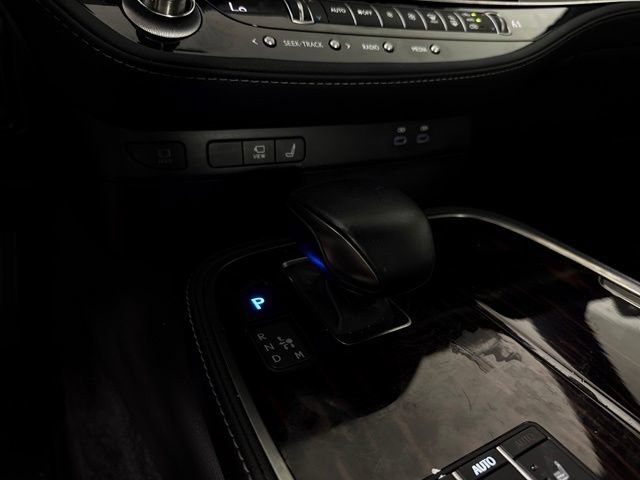 Used 2023 Lexus LS 500 w/ Interior Upgrade Package RWD image 25
