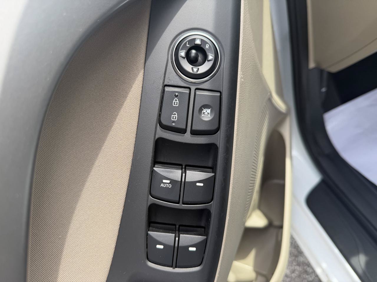 Used 2015 Hyundai Elantra SE w/ Option Group 02 FWD image 15